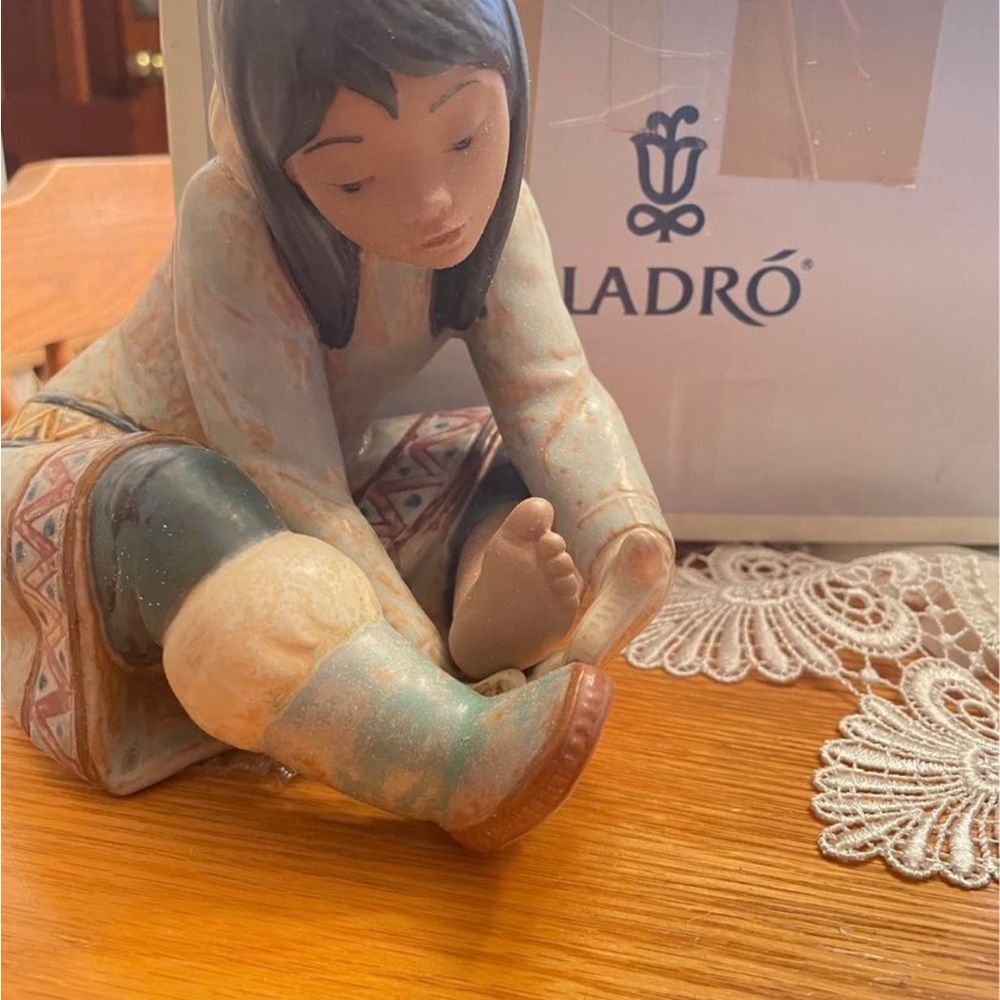 Lladro Ceramic Figurine with Multicolor Design